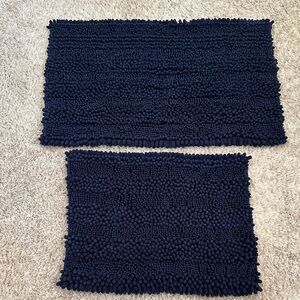 Plush Gray Textured Bath Mat